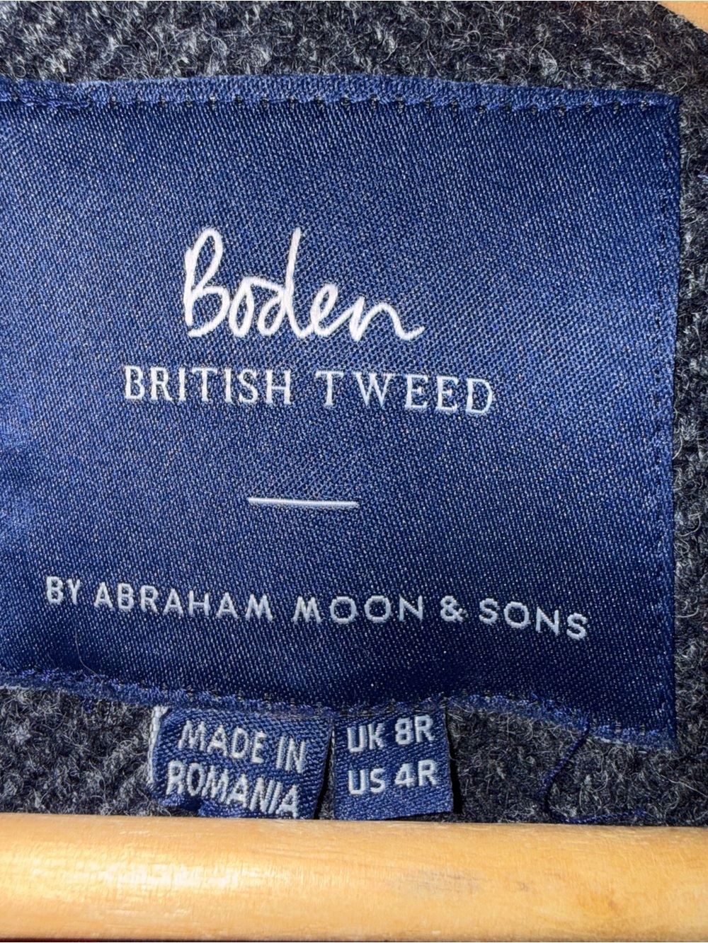 Boden British Tweed by Abraham Moon & Sons Herringbone Tailored Blazer size 4 - Picture 3 of 8